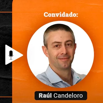 Capa do Podcast Papo de Vendedor, em laranja e preto, com a foto do convidado Raul Candeloro.