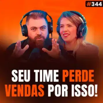 Capa do podcast Papo de Vendedor na cor laranja e a foto da convidada, Fabiola Coser, do lado direito. Ao lado esquerdo, a foto do host, Leandro Munhoz. Abaixo, o título, na cor branca e laranja, Seu Time Perde Vendas por isso, sobre Por que Times de Vendas Perdem Vendas Todos os Dias — Mesmo Trabalhando Muito”